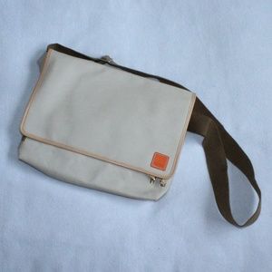 Clava iPad Tablet messenger bag